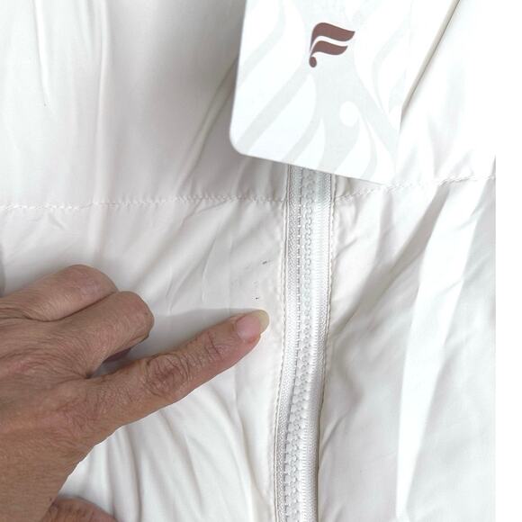 Fabletics Puffer Wander Cropped Womens Jacket Size XXL color: Egret NWT - Picture 16 of 16